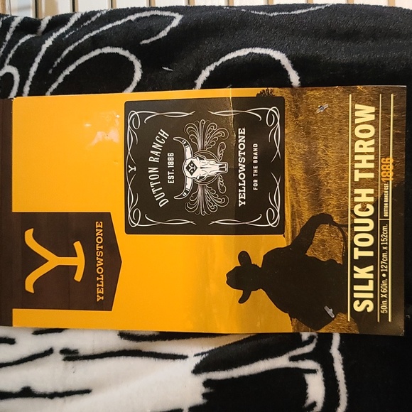 Yellowstone Dutton Ranch Silk Touch Throw Blanket 50x60" NWT - Picture 3 of 7